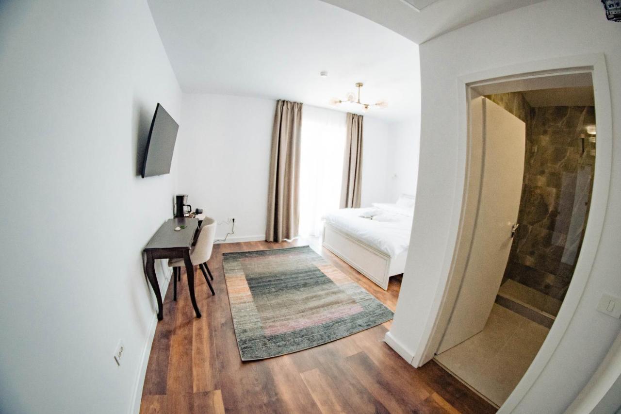 Hotel B4 Oradea Eksteriør bilde
