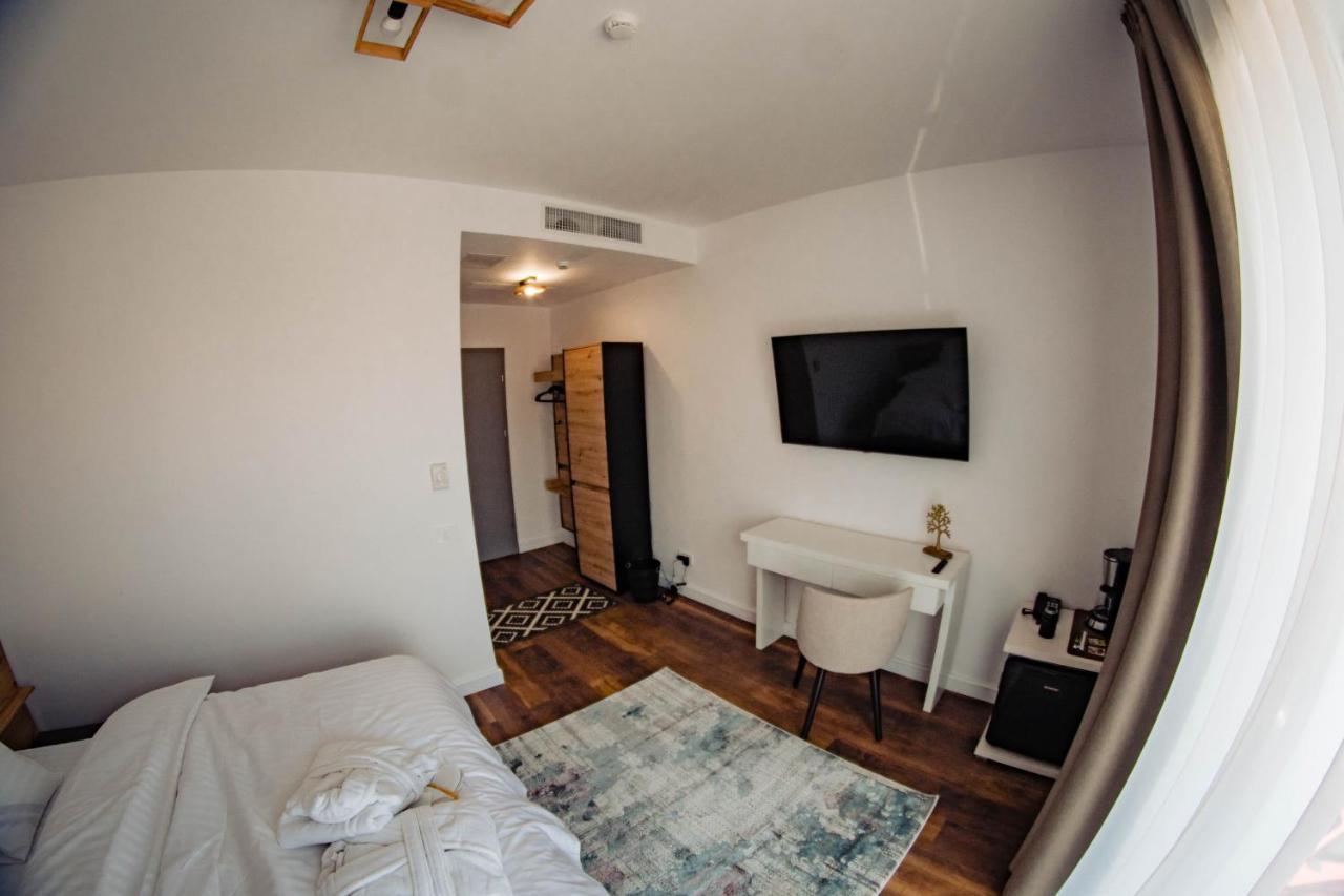 Hotel B4 Oradea Eksteriør bilde