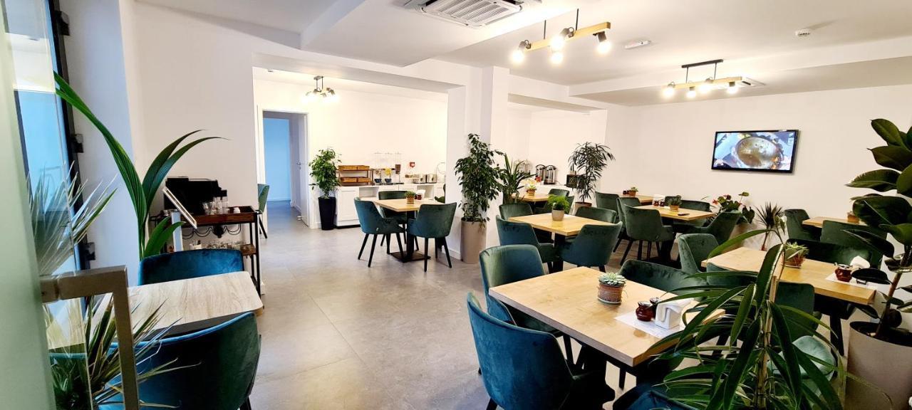 Hotel B4 Oradea Eksteriør bilde